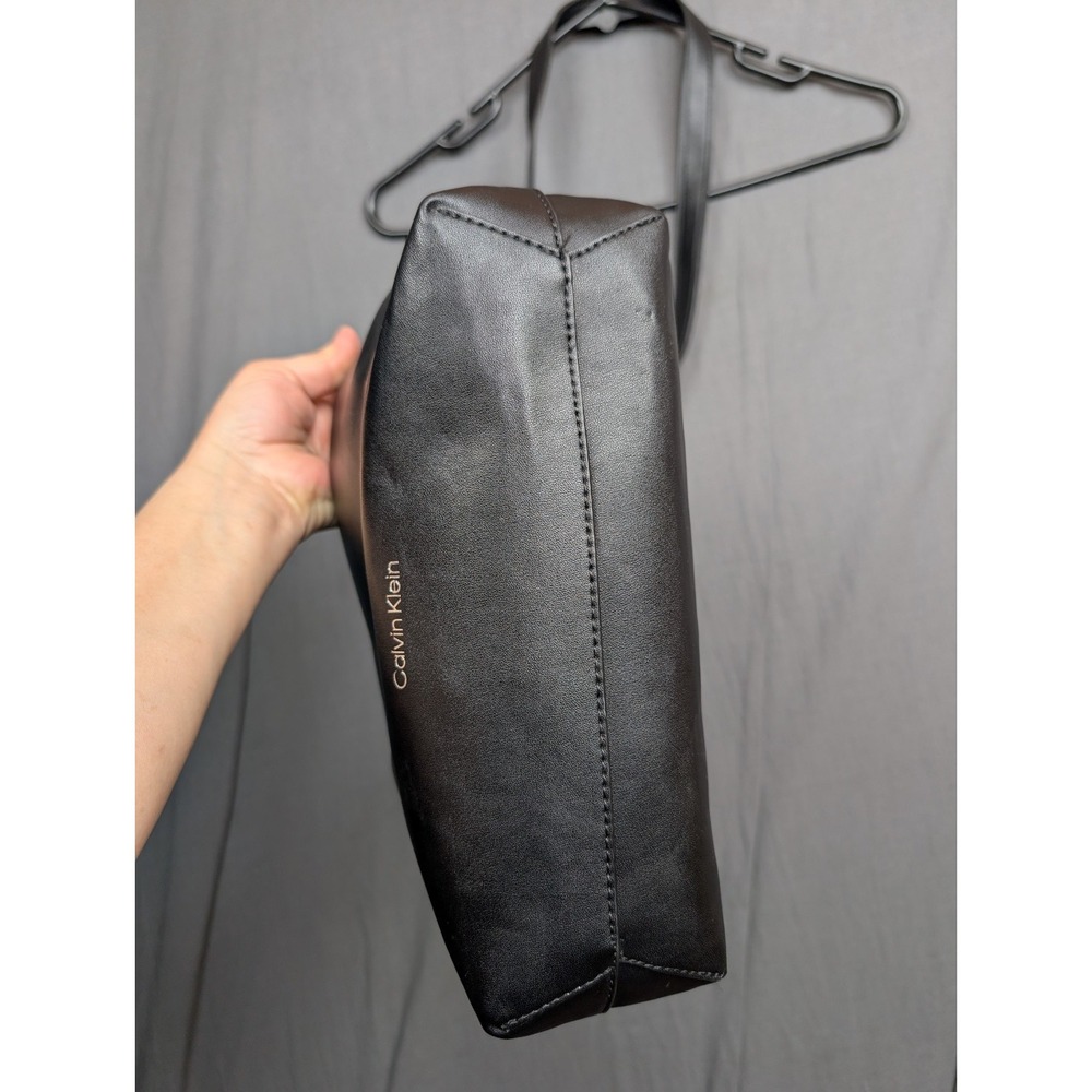 Calvin Klein‎ Jeans Ultralight Camera/Shoulder Bag - Picture 10 of 13